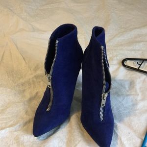 NWTO. Brand new blue booties / boots Michael Anton